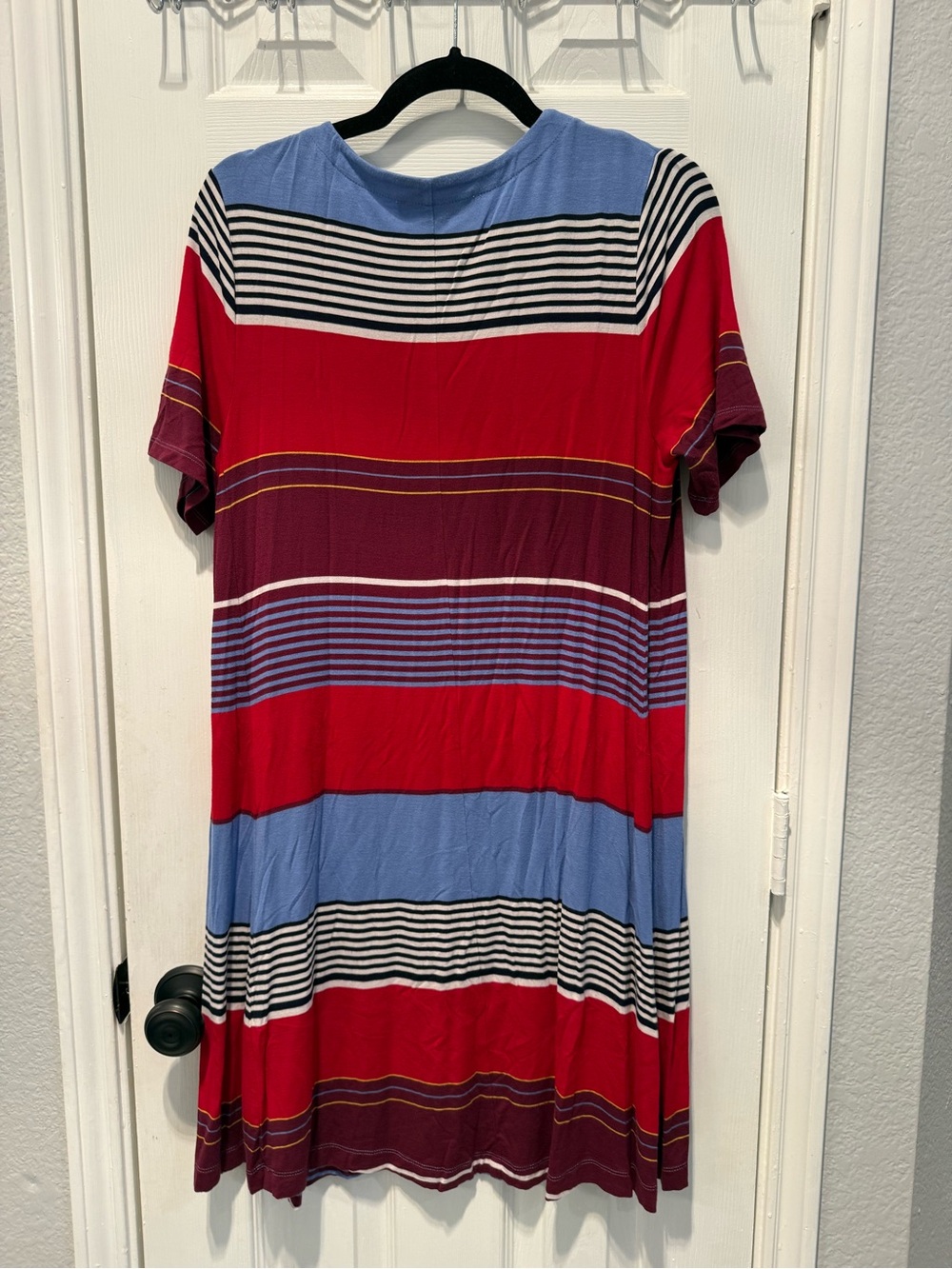🦋♥️🤍LOFT Red Blue Striped T-Shirt Dress | Casual Summer Shift Dress | Size Small - Picture 4 of 5